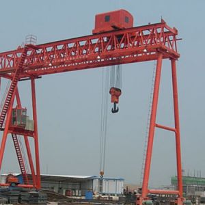 通用門(mén)式起重機(jī)操作使用起來(lái)為什么那么方便
